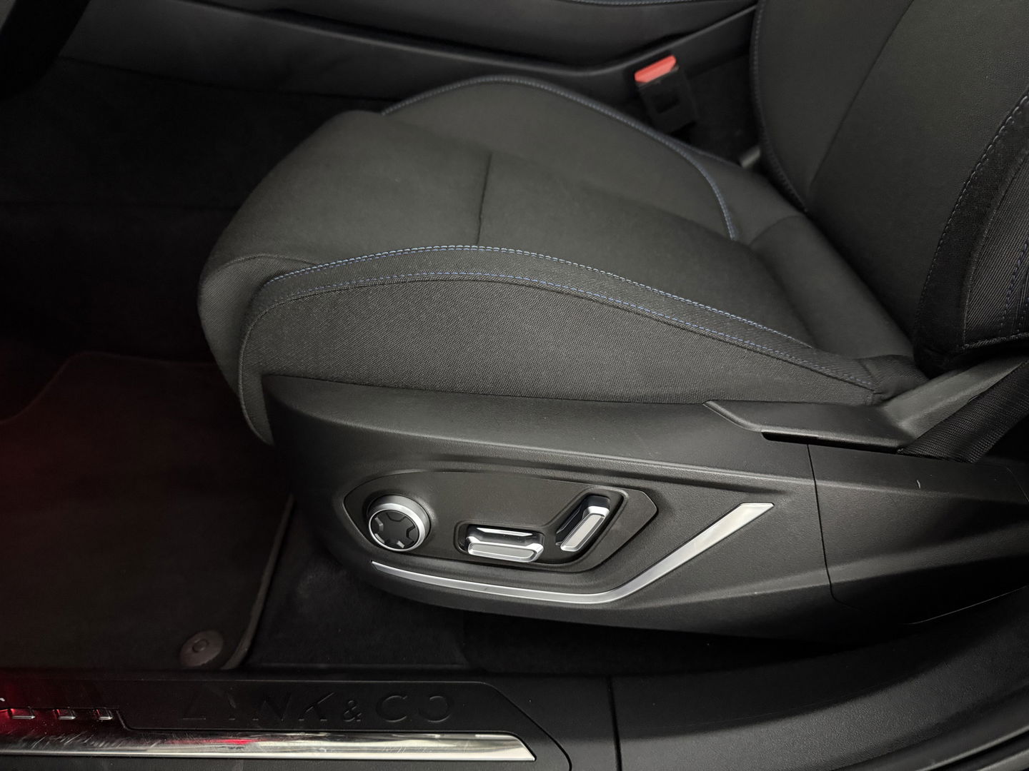 Lynk Co 01 1.5 | Pano | Virtual | 360° | Sfeerver. | Memory | LED | Carplay