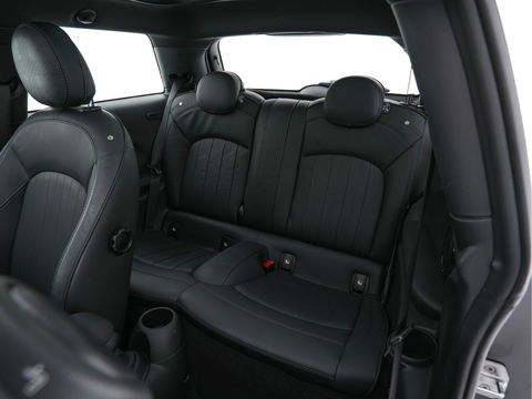 MINI Mini Electric Yours 33 kWh [ 3-Fase ] {SOH-100%} (INCL-BTW) Aut. *PANO | LUXURY-LEATHER | HARMAN/KARDON-AUDIO | MATRIX-LED | KEYLESS | CAMERA | NAVI-FULLMAP | DIGI-COCKPIT | DAB | HEAD-UP | HEATED-SPORTSEATS | AMBIENT-LIGHT | CCS-FASTLOADER