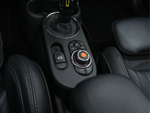 MINI Mini Electric Yours 33 kWh [ 3-Fase ] {SOH-100%} (INCL-BTW) Aut. *PANO | LUXURY-LEATHER | HARMAN/KARDON-AUDIO | MATRIX-LED | KEYLESS | CAMERA | NAVI-FULLMAP | DIGI-COCKPIT | DAB | HEAD-UP | HEATED-SPORTSEATS | AMBIENT-LIGHT | CCS-FASTLOADER
