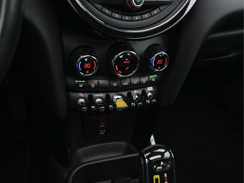 MINI Mini Electric Yours 33 kWh [ 3-Fase ] {SOH-100%} (INCL-BTW) Aut. *PANO | LUXURY-LEATHER | HARMAN/KARDON-AUDIO | MATRIX-LED | KEYLESS | CAMERA | NAVI-FULLMAP | DIGI-COCKPIT | DAB | HEAD-UP | HEATED-SPORTSEATS | AMBIENT-LIGHT | CCS-FASTLOADER