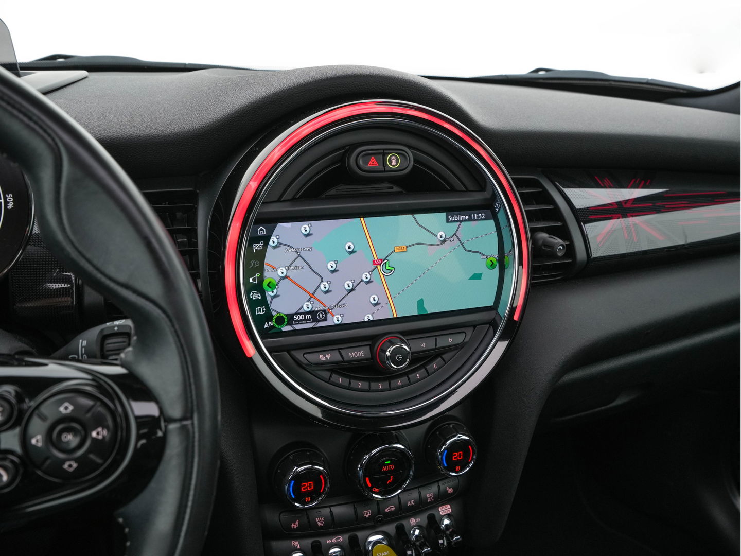 MINI Mini Electric Yours 33 kWh [ 3-Fase ] {SOH-100%} (INCL-BTW) Aut. *PANO | LUXURY-LEATHER | HARMAN/KARDON-AUDIO | MATRIX-LED | KEYLESS | CAMERA | NAVI-FULLMAP | DIGI-COCKPIT | DAB | HEAD-UP | HEATED-SPORTSEATS | AMBIENT-LIGHT | CCS-FASTLOADER