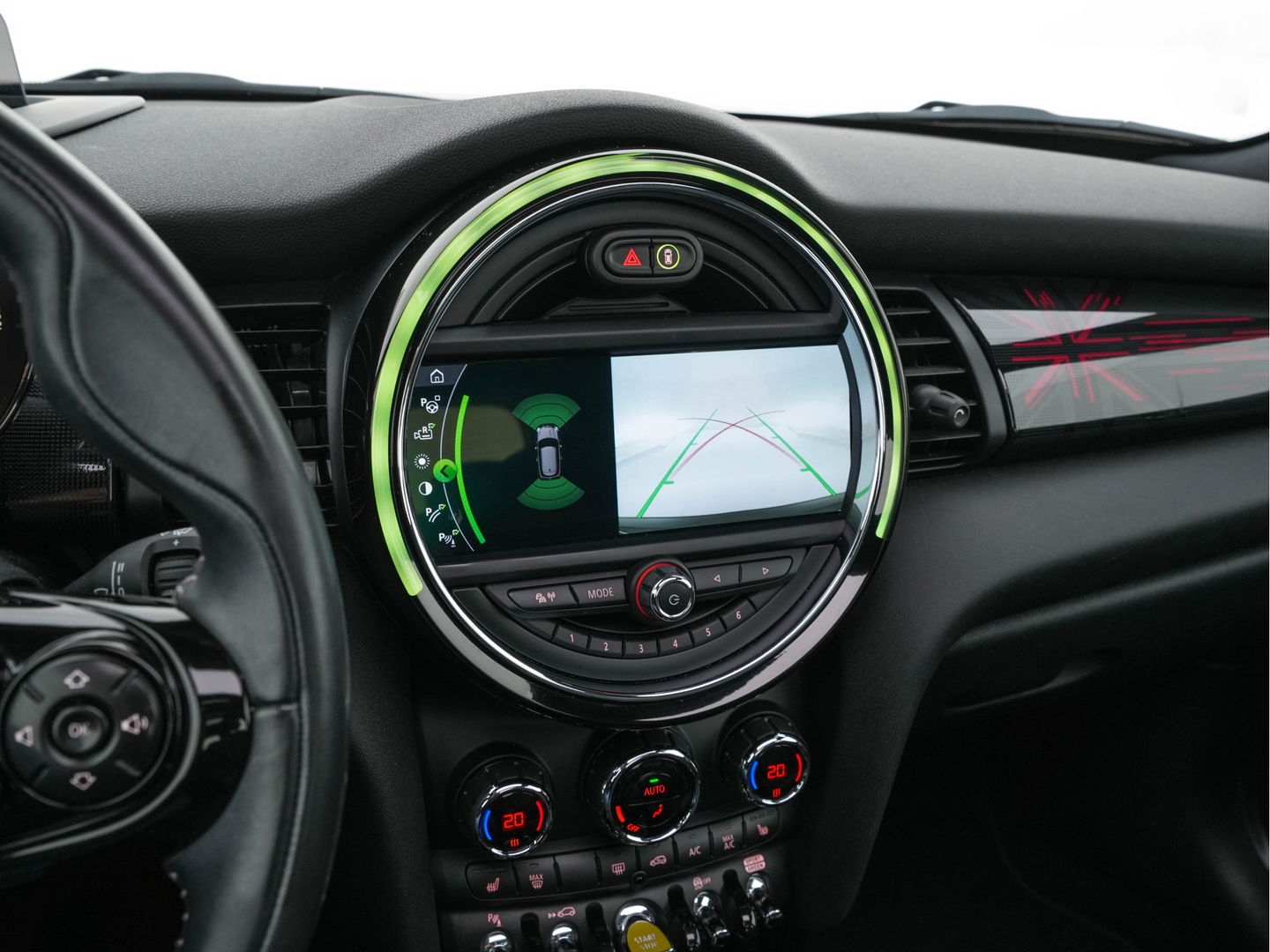 MINI Mini Electric Yours 33 kWh [ 3-Fase ] {SOH-100%} (INCL-BTW) Aut. *PANO | LUXURY-LEATHER | HARMAN/KARDON-AUDIO | MATRIX-LED | KEYLESS | CAMERA | NAVI-FULLMAP | DIGI-COCKPIT | DAB | HEAD-UP | HEATED-SPORTSEATS | AMBIENT-LIGHT | CCS-FASTLOADER