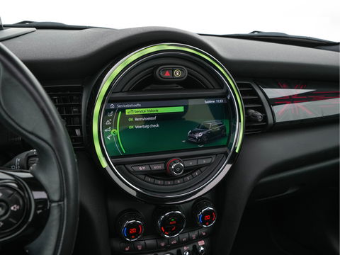 MINI Mini Electric Yours 33 kWh [ 3-Fase ] {SOH-100%} (INCL-BTW) Aut. *PANO | LUXURY-LEATHER | HARMAN/KARDON-AUDIO | MATRIX-LED | KEYLESS | CAMERA | NAVI-FULLMAP | DIGI-COCKPIT | DAB | HEAD-UP | HEATED-SPORTSEATS | AMBIENT-LIGHT | CCS-FASTLOADER