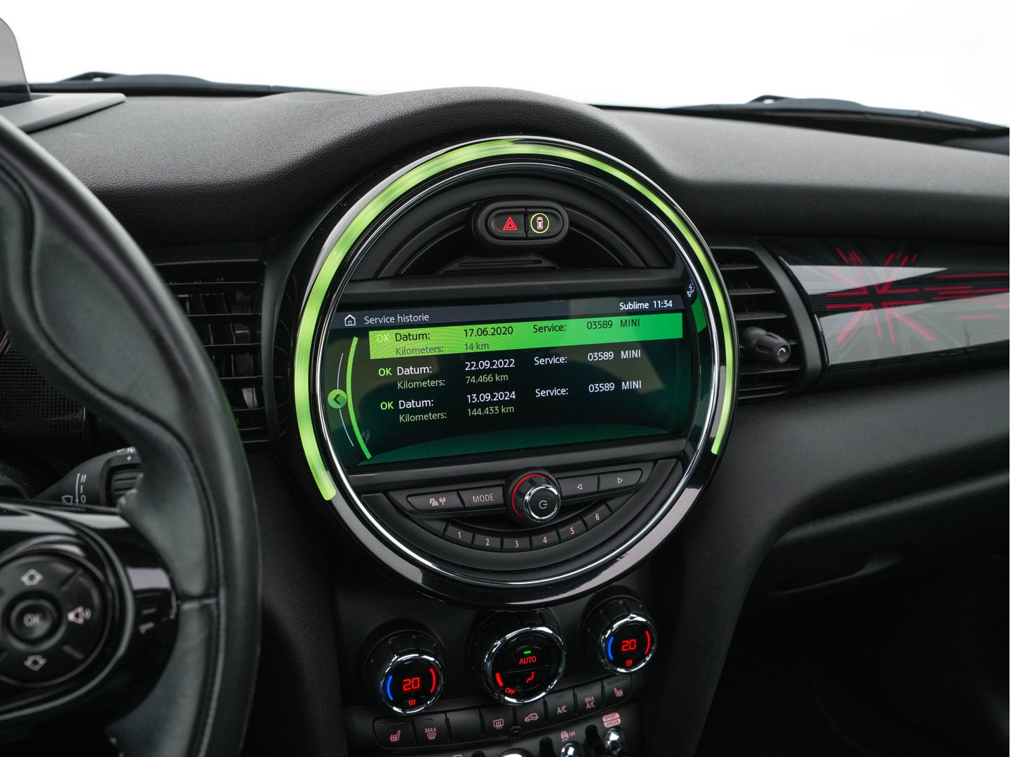 MINI Mini Electric Yours 33 kWh [ 3-Fase ] {SOH-100%} (INCL-BTW) Aut. *PANO | LUXURY-LEATHER | HARMAN/KARDON-AUDIO | MATRIX-LED | KEYLESS | CAMERA | NAVI-FULLMAP | DIGI-COCKPIT | DAB | HEAD-UP | HEATED-SPORTSEATS | AMBIENT-LIGHT | CCS-FASTLOADER