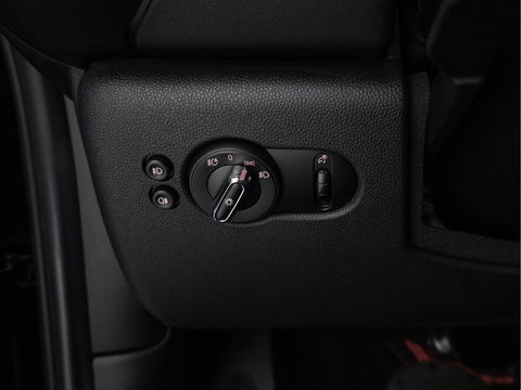 MINI Mini Electric Yours 33 kWh [ 3-Fase ] {SOH-100%} (INCL-BTW) Aut. *PANO | LUXURY-LEATHER | HARMAN/KARDON-AUDIO | MATRIX-LED | KEYLESS | CAMERA | NAVI-FULLMAP | DIGI-COCKPIT | DAB | HEAD-UP | HEATED-SPORTSEATS | AMBIENT-LIGHT | CCS-FASTLOADER