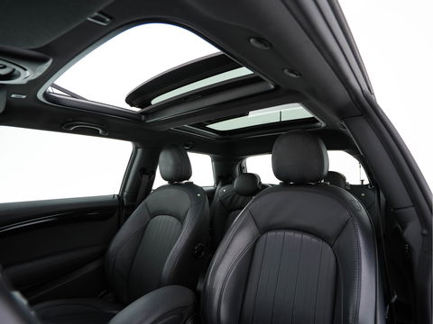 MINI Mini Electric Yours 33 kWh [ 3-Fase ] {SOH-100%} (INCL-BTW) Aut. *PANO | LUXURY-LEATHER | HARMAN/KARDON-AUDIO | MATRIX-LED | KEYLESS | CAMERA | NAVI-FULLMAP | DIGI-COCKPIT | DAB | HEAD-UP | HEATED-SPORTSEATS | AMBIENT-LIGHT | CCS-FASTLOADER