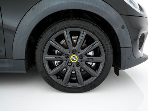 MINI Mini Electric Yours 33 kWh [ 3-Fase ] {SOH-100%} (INCL-BTW) Aut. *PANO | LUXURY-LEATHER | HARMAN/KARDON-AUDIO | MATRIX-LED | KEYLESS | CAMERA | NAVI-FULLMAP | DIGI-COCKPIT | DAB | HEAD-UP | HEATED-SPORTSEATS | AMBIENT-LIGHT | CCS-FASTLOADER