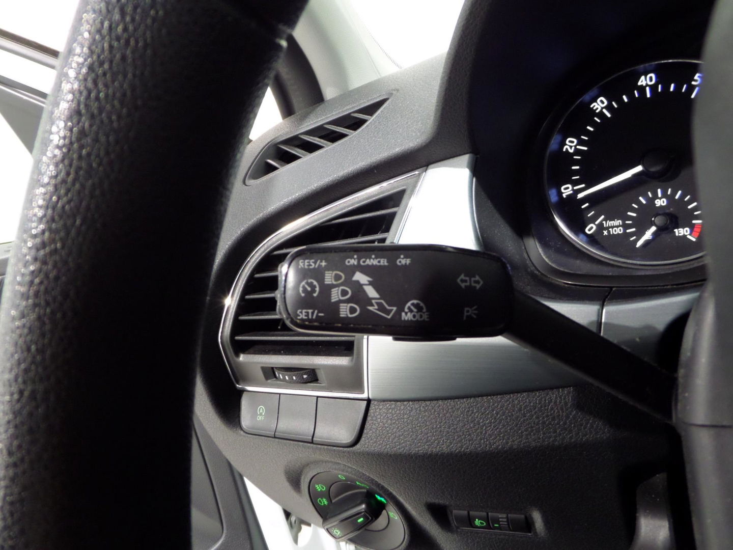 Škoda Fabia 1.2 TSI Style Trekhaak Bluetooth Parkeersensoren Airco Cruise-control DAB+, van 2e eigenaar in zeer nette staat !
