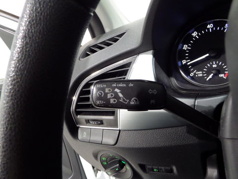 Škoda Fabia 1.2 TSI Style Trekhaak Bluetooth Parkeersensoren Airco Cruise-control DAB+, van 2e eigenaar in zeer nette staat !