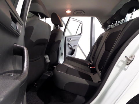 Škoda Fabia 1.2 TSI Style Trekhaak Bluetooth Parkeersensoren Airco Cruise-control DAB+, van 2e eigenaar in zeer nette staat !