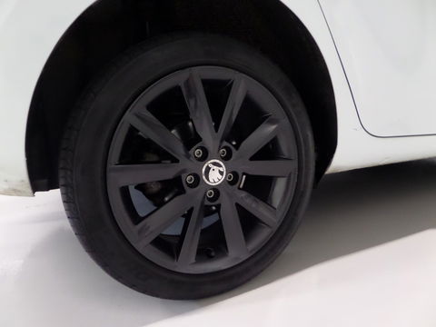 Škoda Fabia 1.2 TSI Style Trekhaak Bluetooth Parkeersensoren Airco Cruise-control DAB+, van 2e eigenaar in zeer nette staat !