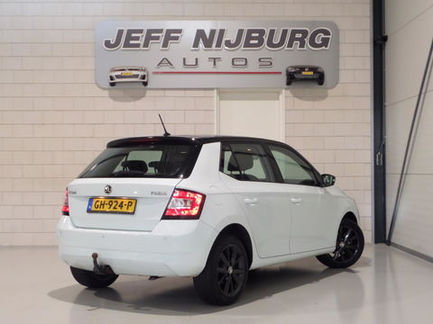 Škoda Fabia 1.2 TSI Style Trekhaak Bluetooth Parkeersensoren Airco Cruise-control DAB+, van 2e eigenaar in zeer nette staat !