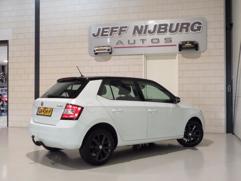 Škoda Fabia 1.2 TSI Style Trekhaak Bluetooth Parkeersensoren Airco Cruise-control DAB+, van 2e eigenaar in zeer nette staat !