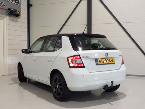 Škoda Fabia 1.2 TSI Style Trekhaak Bluetooth Parkeersensoren Airco Cruise-control DAB+, van 2e eigenaar in zeer nette staat !