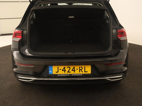 Volkswagen Golf 1.5 eTSI Style | Carplay | Navigatie | Adaptive cruise | Massage | Sfeerverlichting | Parkeerhulp | Memory | Virtual Cockpit