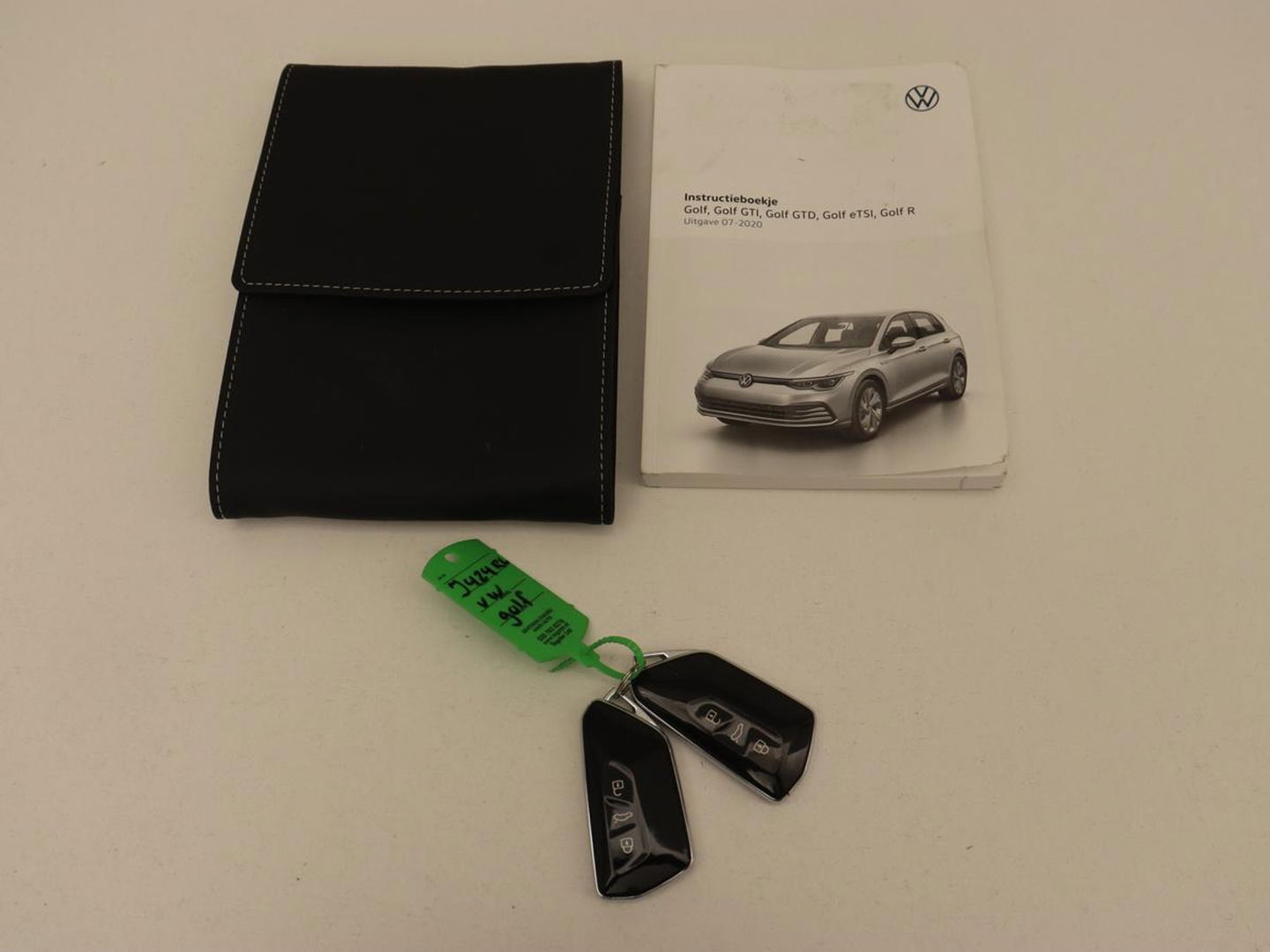 Volkswagen Golf 1.5 eTSI Style | Carplay | Navigatie | Adaptive cruise | Massage | Sfeerverlichting | Parkeerhulp | Memory | Virtual Cockpit