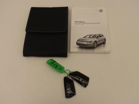 Volkswagen Golf 1.5 eTSI Style | Carplay | Navigatie | Adaptive cruise | Massage | Sfeerverlichting | Parkeerhulp | Memory | Virtual Cockpit