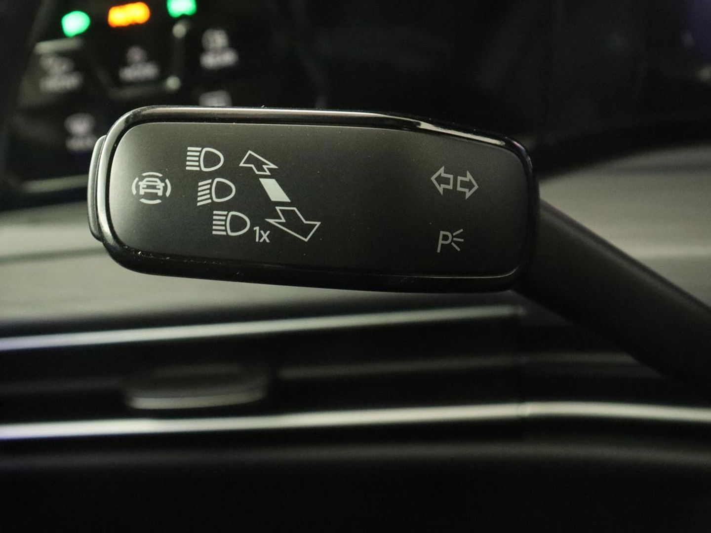 Volkswagen Golf 1.5 eTSI Style | Carplay | Navigatie | Adaptive cruise | Massage | Sfeerverlichting | Parkeerhulp | Memory | Virtual Cockpit