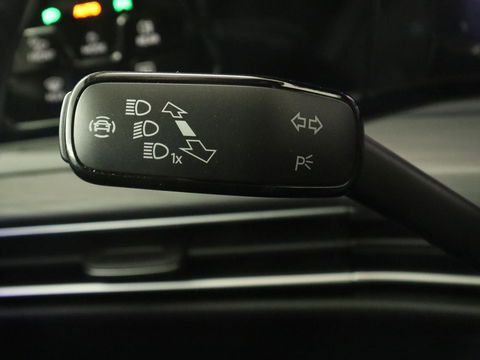 Volkswagen Golf 1.5 eTSI Style | Carplay | Navigatie | Adaptive cruise | Massage | Sfeerverlichting | Parkeerhulp | Memory | Virtual Cockpit