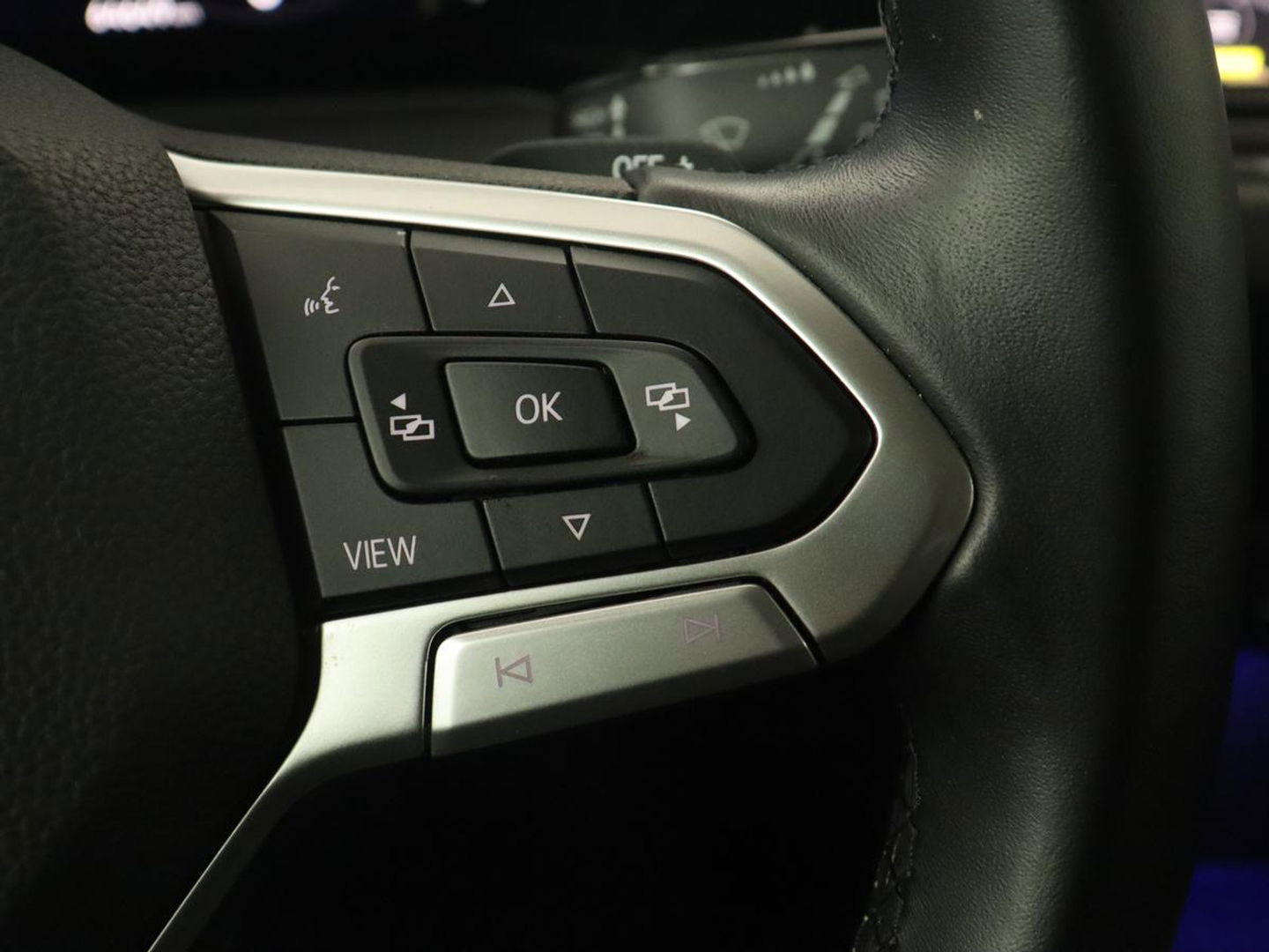 Volkswagen Golf 1.5 eTSI Style | Carplay | Navigatie | Adaptive cruise | Massage | Sfeerverlichting | Parkeerhulp | Memory | Virtual Cockpit