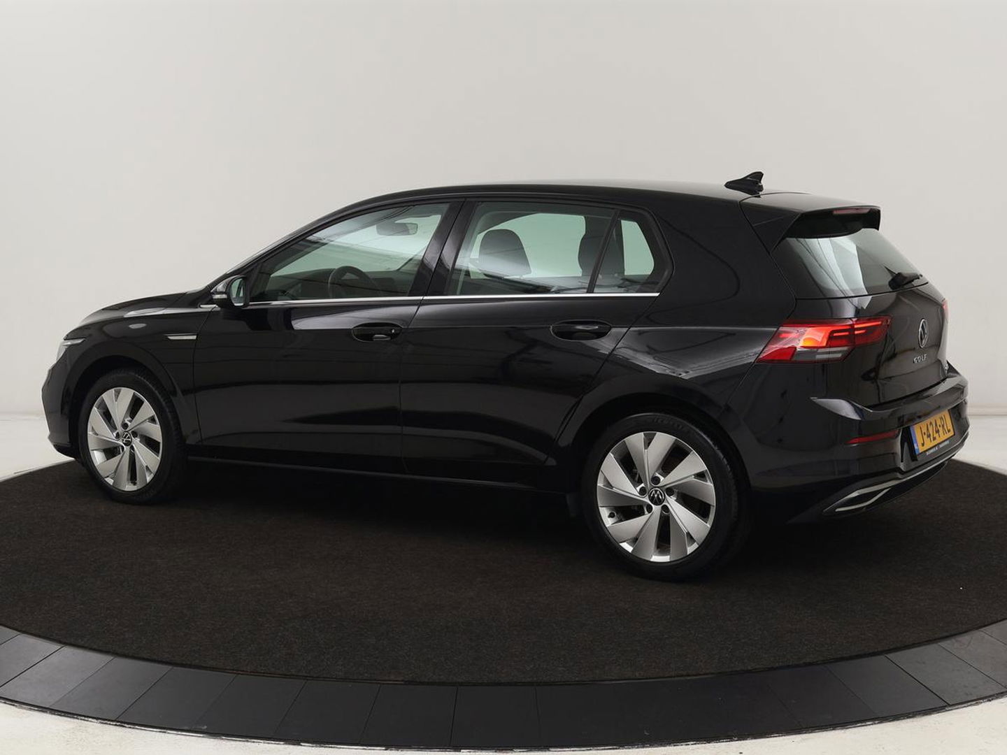 Volkswagen Golf 1.5 eTSI Style | Carplay | Navigatie | Adaptive cruise | Massage | Sfeerverlichting | Parkeerhulp | Memory | Virtual Cockpit