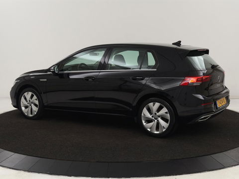 Volkswagen Golf 1.5 eTSI Style | Carplay | Navigatie | Adaptive cruise | Massage | Sfeerverlichting | Parkeerhulp | Memory | Virtual Cockpit