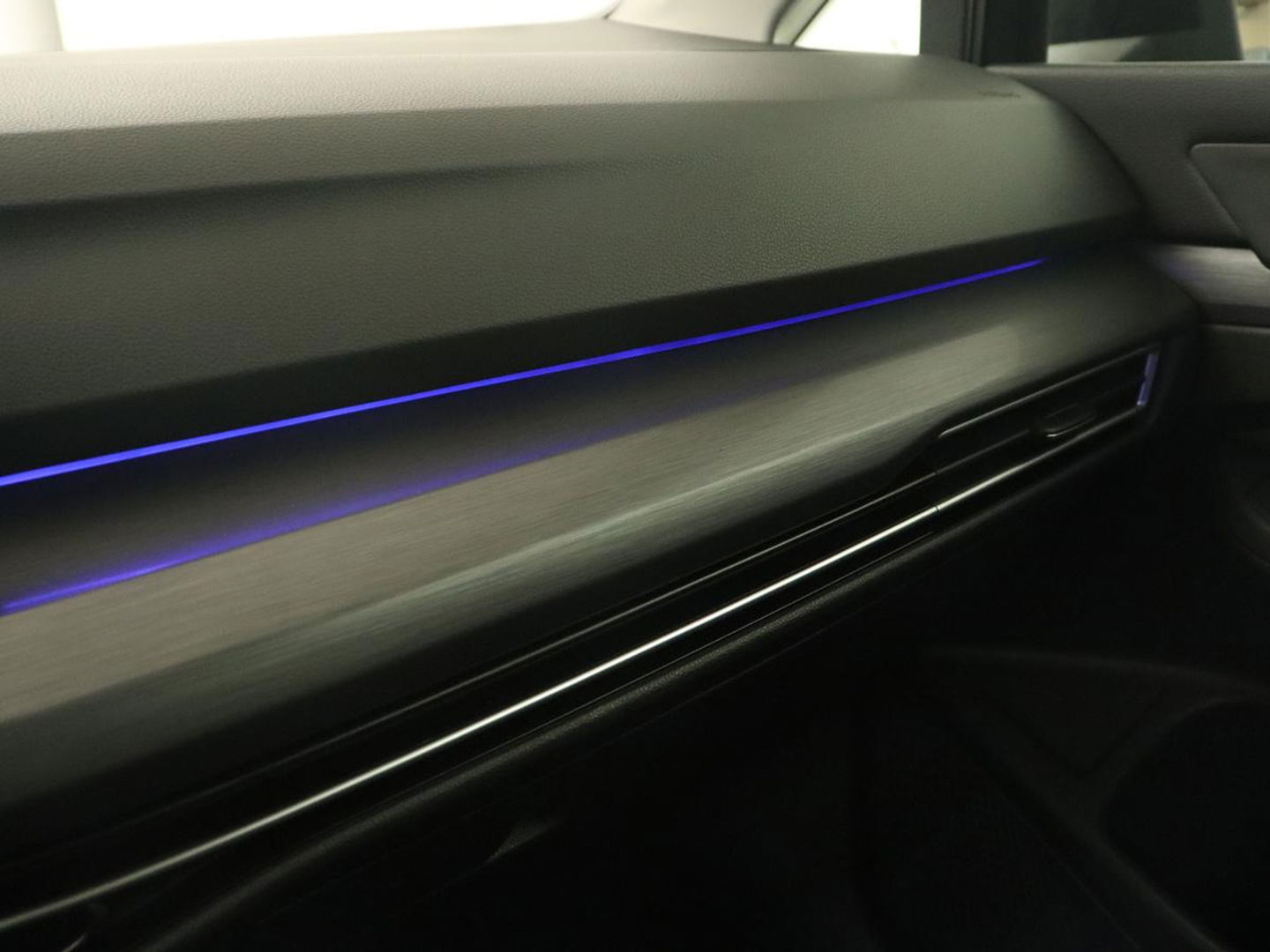 Volkswagen Golf 1.5 eTSI Style | Carplay | Navigatie | Adaptive cruise | Massage | Sfeerverlichting | Parkeerhulp | Memory | Virtual Cockpit