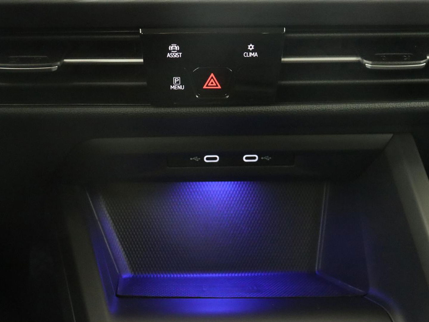 Volkswagen Golf 1.5 eTSI Style | Carplay | Navigatie | Adaptive cruise | Massage | Sfeerverlichting | Parkeerhulp | Memory | Virtual Cockpit
