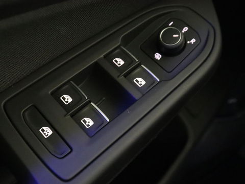 Volkswagen Golf 1.5 eTSI Style | Carplay | Navigatie | Adaptive cruise | Massage | Sfeerverlichting | Parkeerhulp | Memory | Virtual Cockpit