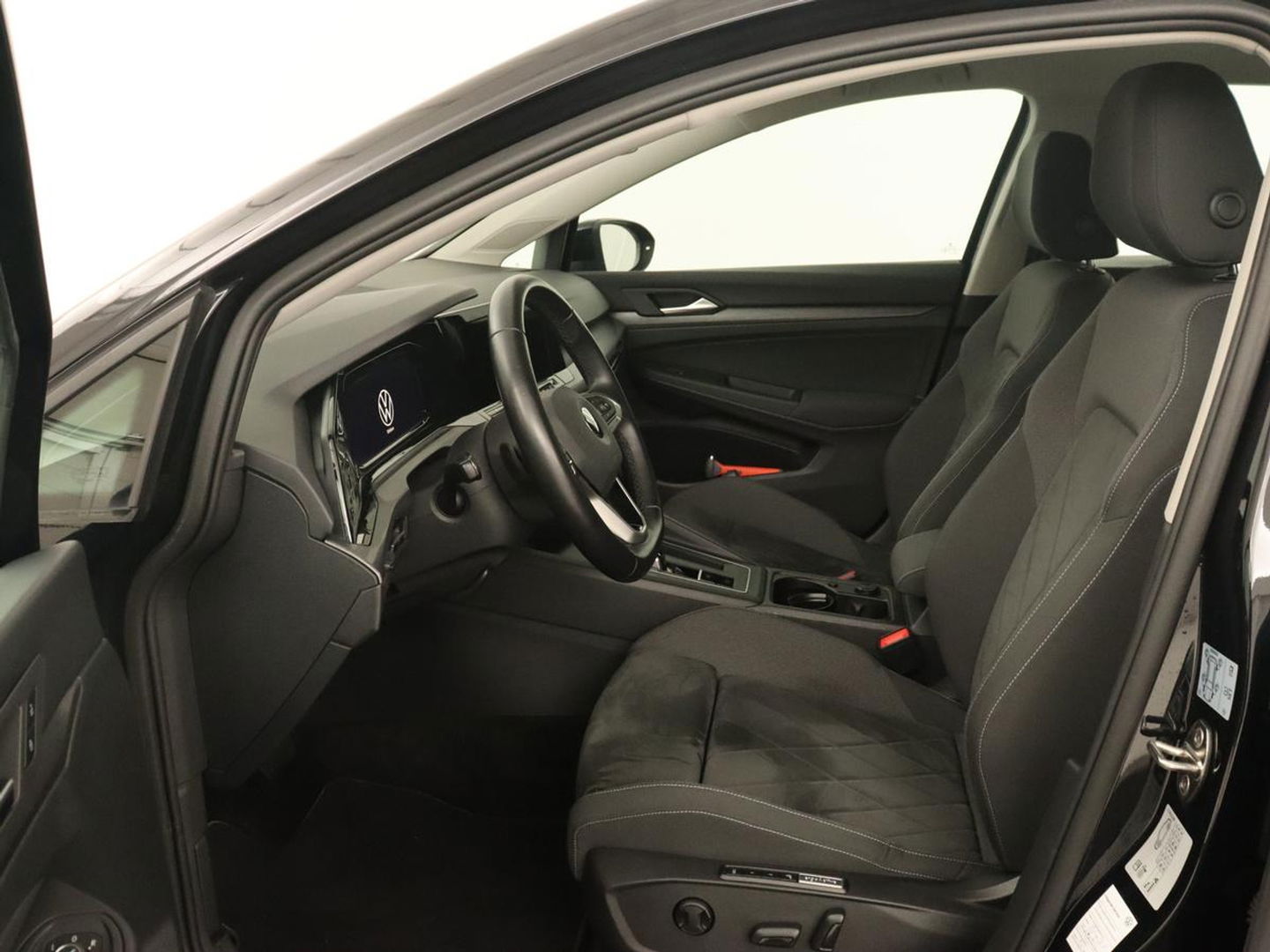 Volkswagen Golf 1.5 eTSI Style | Carplay | Navigatie | Adaptive cruise | Massage | Sfeerverlichting | Parkeerhulp | Memory | Virtual Cockpit