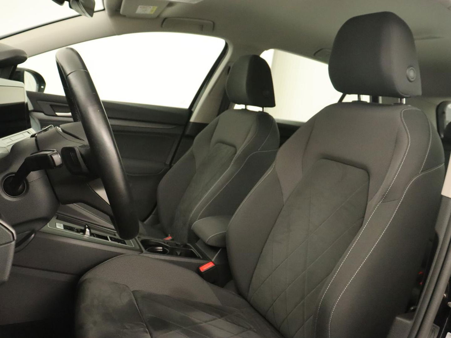 Volkswagen Golf 1.5 eTSI Style | Carplay | Navigatie | Adaptive cruise | Massage | Sfeerverlichting | Parkeerhulp | Memory | Virtual Cockpit