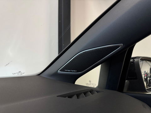 Volkswagen Golf 2.0 TSI R 4Motion PANO KEYLESS HUD