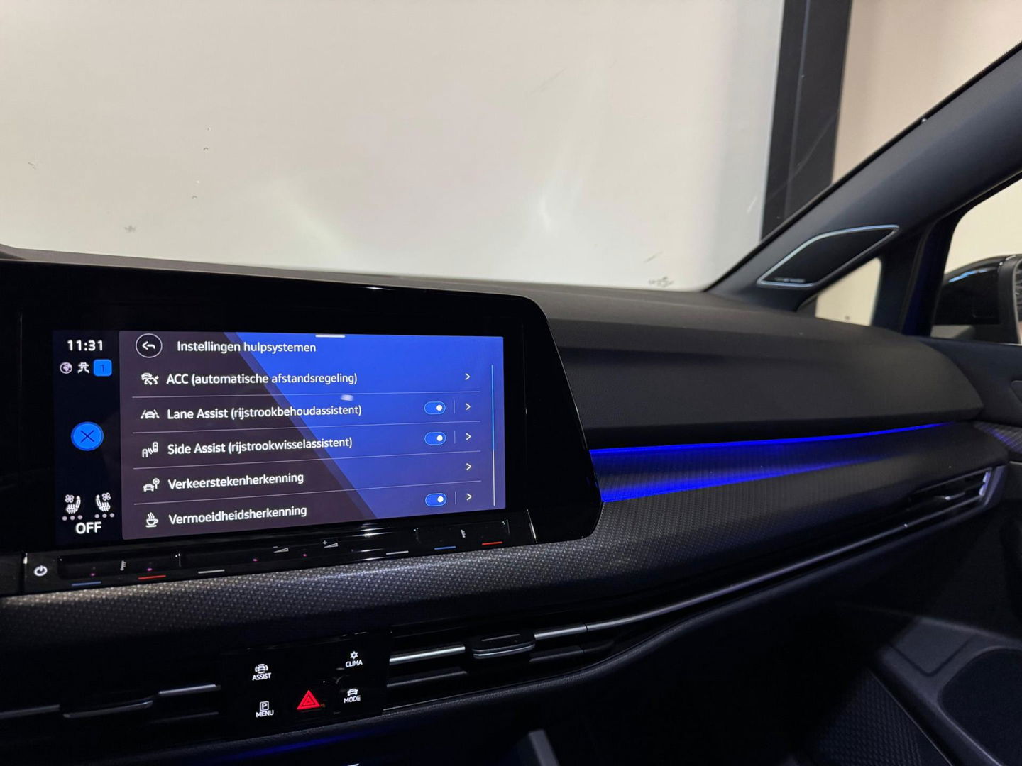 Volkswagen Golf 2.0 TSI R 4Motion PANO KEYLESS HUD