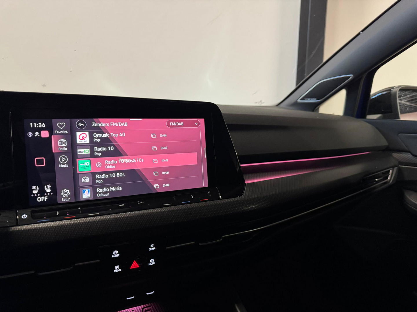Volkswagen Golf 2.0 TSI R 4Motion PANO KEYLESS HUD