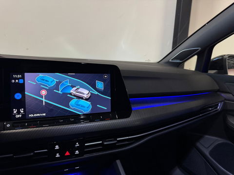 Volkswagen Golf 2.0 TSI R 4Motion PANO KEYLESS HUD