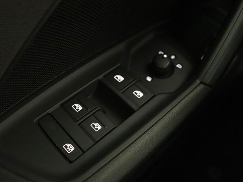 Audi A3 40 TFSI e Edition | Navigatie | Virtual Cockpit | Carplay | Climate control | Getint glas | Cruise control | Full LED | PHEV | Plug In