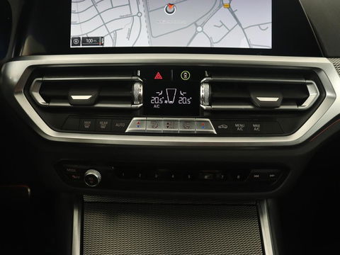 BMW 3 Serie 318i M Sport | Sportstoelen | Half leder | Carplay | Navigatie | Camera | Parkeerhulp | Climate control | Cruise control