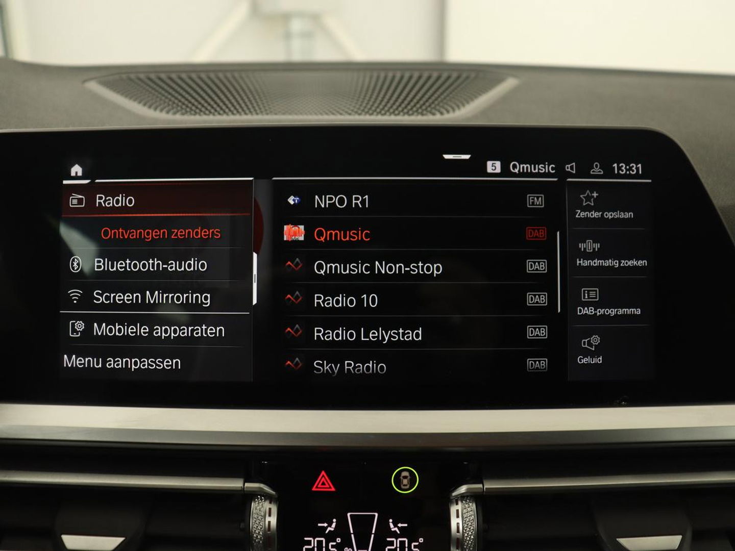 BMW 3 Serie 318i M Sport | Sportstoelen | Half leder | Carplay | Navigatie | Camera | Parkeerhulp | Climate control | Cruise control