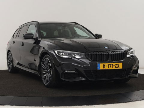 BMW 3 Serie 318i M Sport | Sportstoelen | Half leder | Carplay | Navigatie | Camera | Parkeerhulp | Climate control | Cruise control