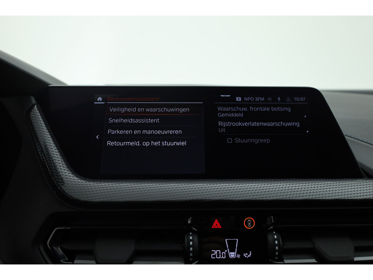 BMW 1-serie 118i M-sport | Apple CarPlay | Camera | Navi | Stoelverw. | Adapt. Cruise | 18" | Elek. Achterklep
