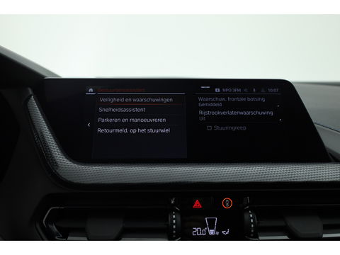 BMW 1-serie 118i M-sport | Apple CarPlay | Camera | Navi | Stoelverw. | Adapt. Cruise | 18" | Elek. Achterklep