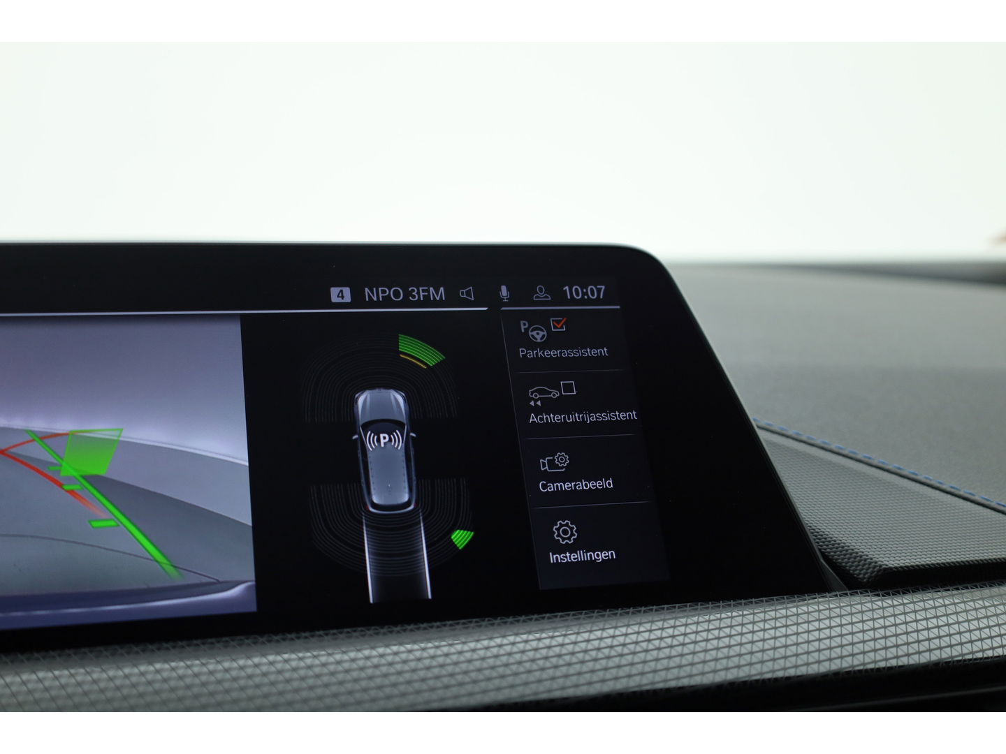 BMW 1-serie 118i M-sport | Apple CarPlay | Camera | Navi | Stoelverw. | Adapt. Cruise | 18" | Elek. Achterklep