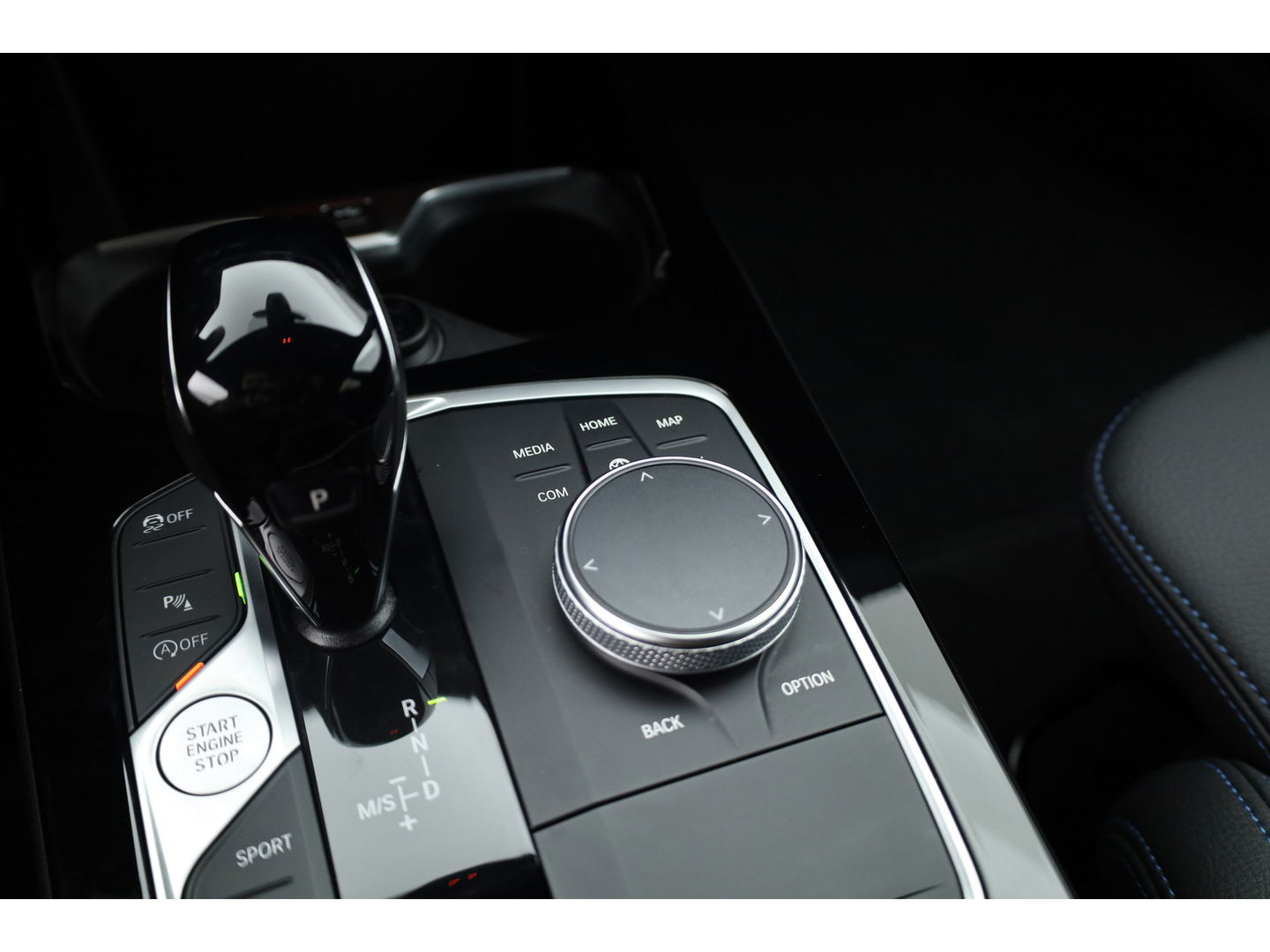 BMW 1-serie 118i M-sport | Apple CarPlay | Camera | Navi | Stoelverw. | Adapt. Cruise | 18" | Elek. Achterklep