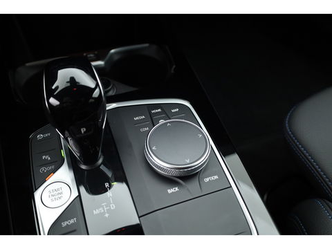 BMW 1-serie 118i M-sport | Apple CarPlay | Camera | Navi | Stoelverw. | Adapt. Cruise | 18" | Elek. Achterklep