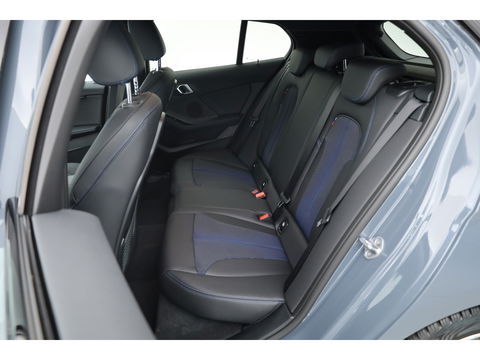BMW 1-serie 118i M-sport | Apple CarPlay | Camera | Navi | Stoelverw. | Adapt. Cruise | 18" | Elek. Achterklep