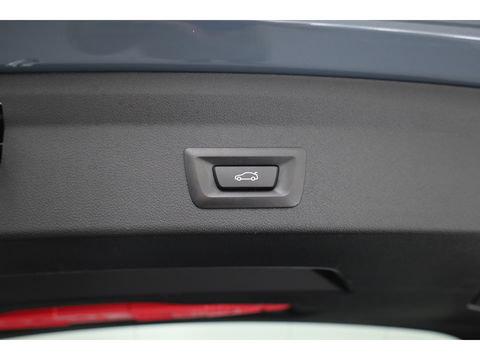 BMW 1-serie 118i M-sport | Apple CarPlay | Camera | Navi | Stoelverw. | Adapt. Cruise | 18" | Elek. Achterklep