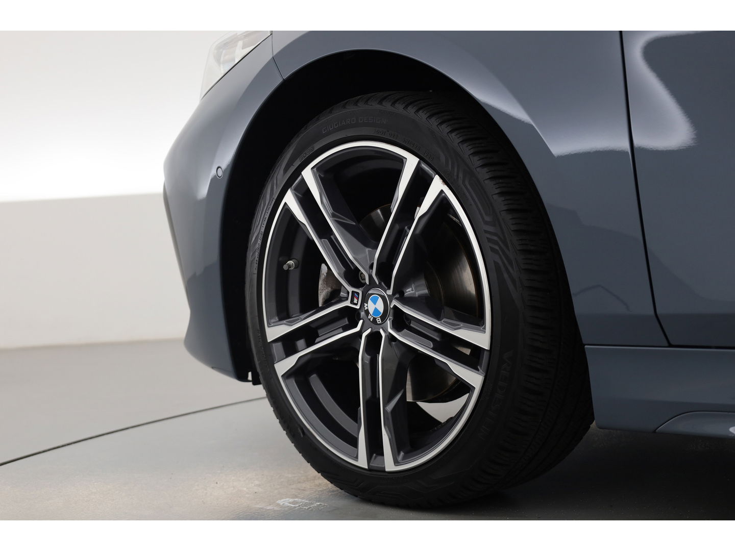 BMW 1-serie 118i M-sport | Apple CarPlay | Camera | Navi | Stoelverw. | Adapt. Cruise | 18" | Elek. Achterklep