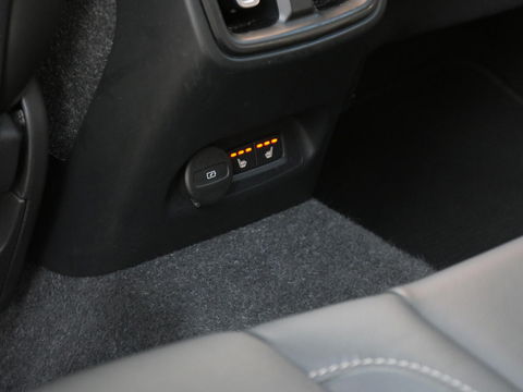 Volvo XC40 RECHARGE P8 AWD R-DESIGN/ PANORAMADAK/ LEER/ 360°CAMERA/ BLIS/