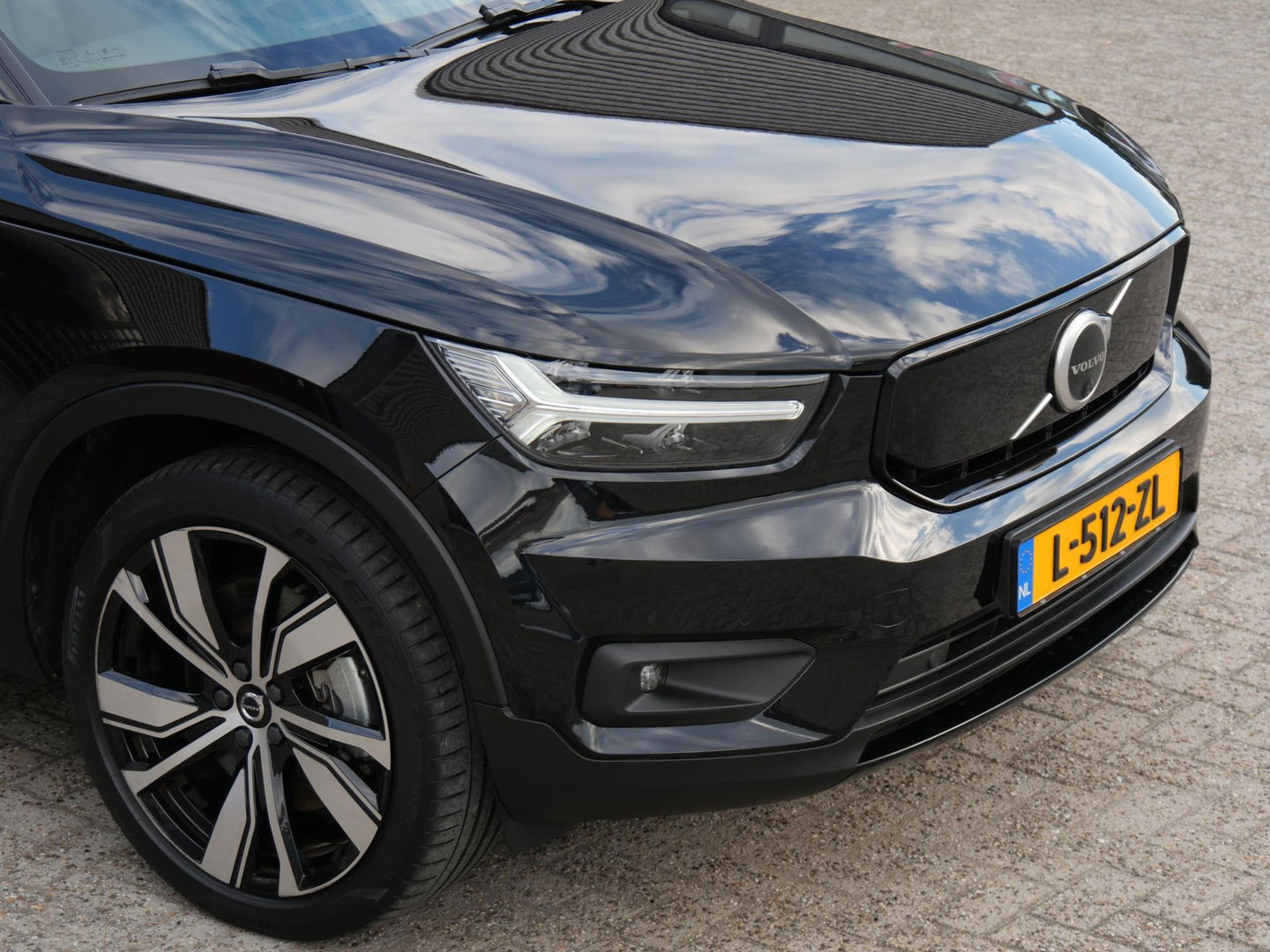 Volvo XC40 RECHARGE P8 AWD R-DESIGN/ PANORAMADAK/ LEER/ 360°CAMERA/ BLIS/