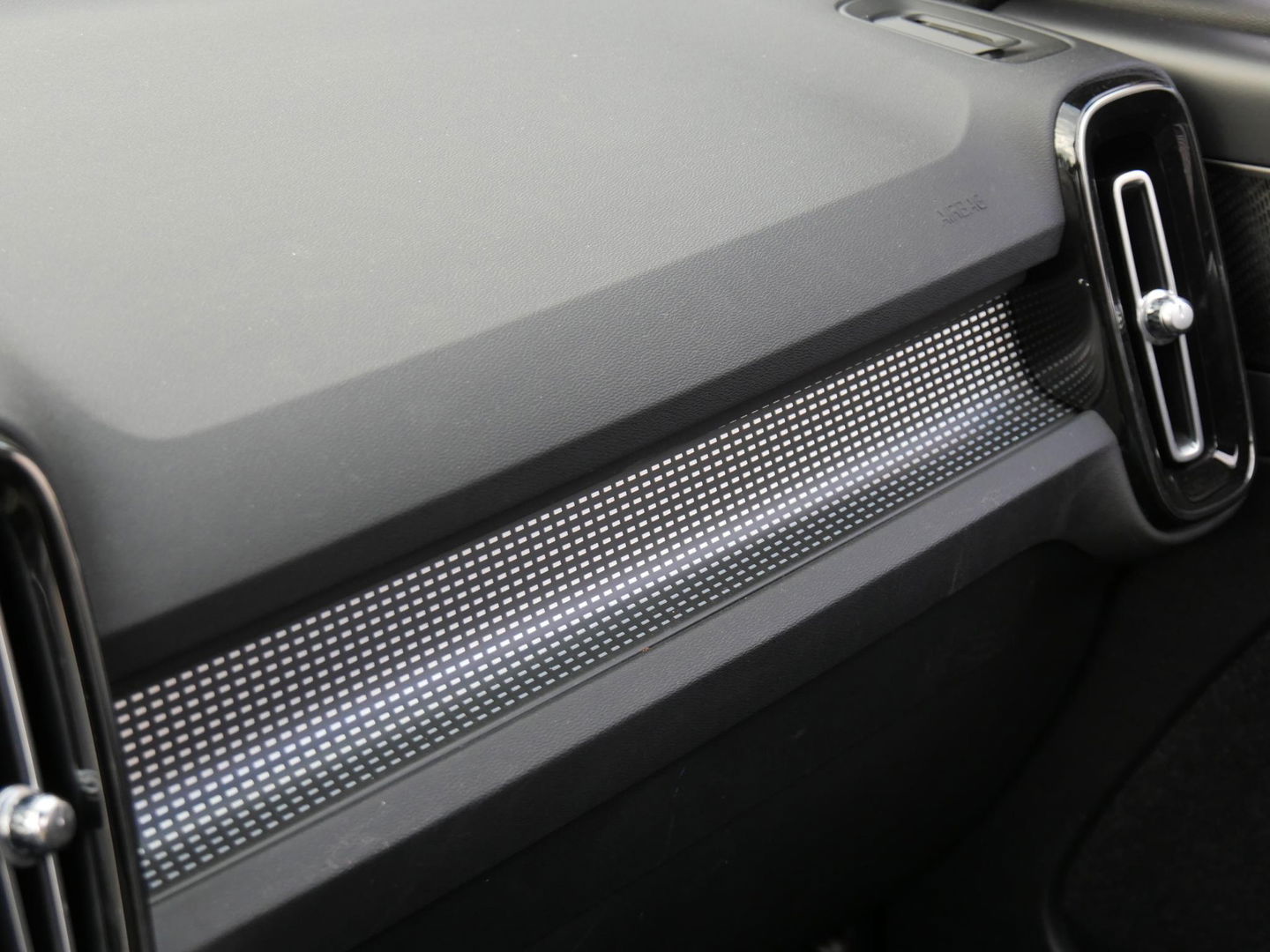 Volvo XC40 RECHARGE P8 AWD R-DESIGN/ PANORAMADAK/ LEER/ 360°CAMERA/ BLIS/
